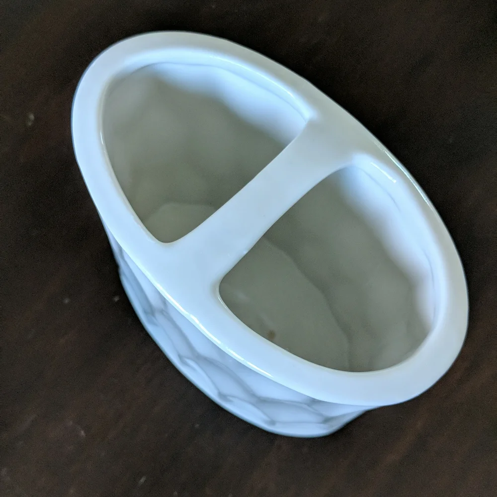 3 porcelain containers for toothbrushes,soapbar and cotton-balls
